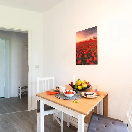 Apartament Md-4 Dodendorfer 88 - Naehe Uni Klinik - 2 Schlafzimmer - Smart Tv - Schlafsofa -voll Ausgestattet Magdeburg