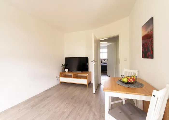 アパート Md-4 Dodendorfer 88 - Naehe Uni Klinik - 2 Schlafzimmer - Smart Tv - Schlafsofa -voll Ausgestattet マクデブルク