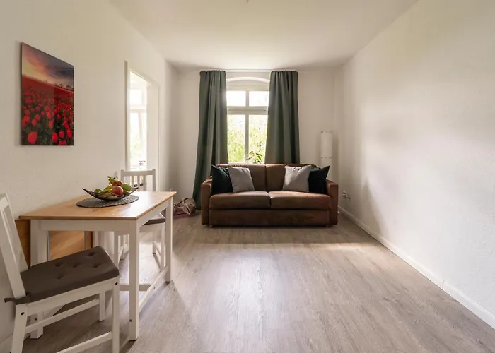 Lejlighed Md-4 Dodendorfer 88 - Naehe Uni Klinik - 2 Schlafzimmer - Smart Tv - Schlafsofa -voll Ausgestattet Magdeburg