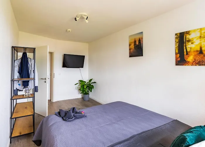 Md-4 Dodendorfer 88 - Naehe Uni Klinik - 2 Schlafzimmer - Smart Tv - Schlafsofa -voll Ausgestattet マクデブルク